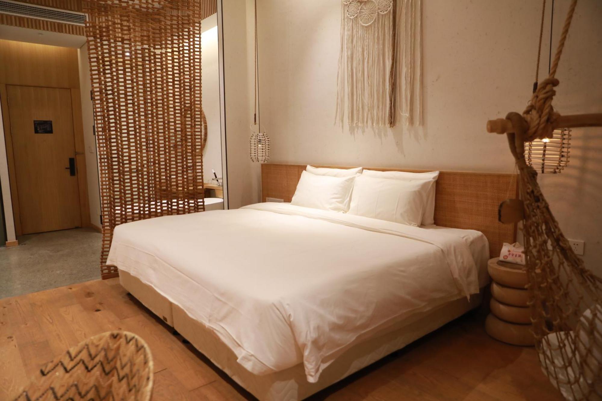Отель Manli Pudong Airport - Pet Friendly Шанхай