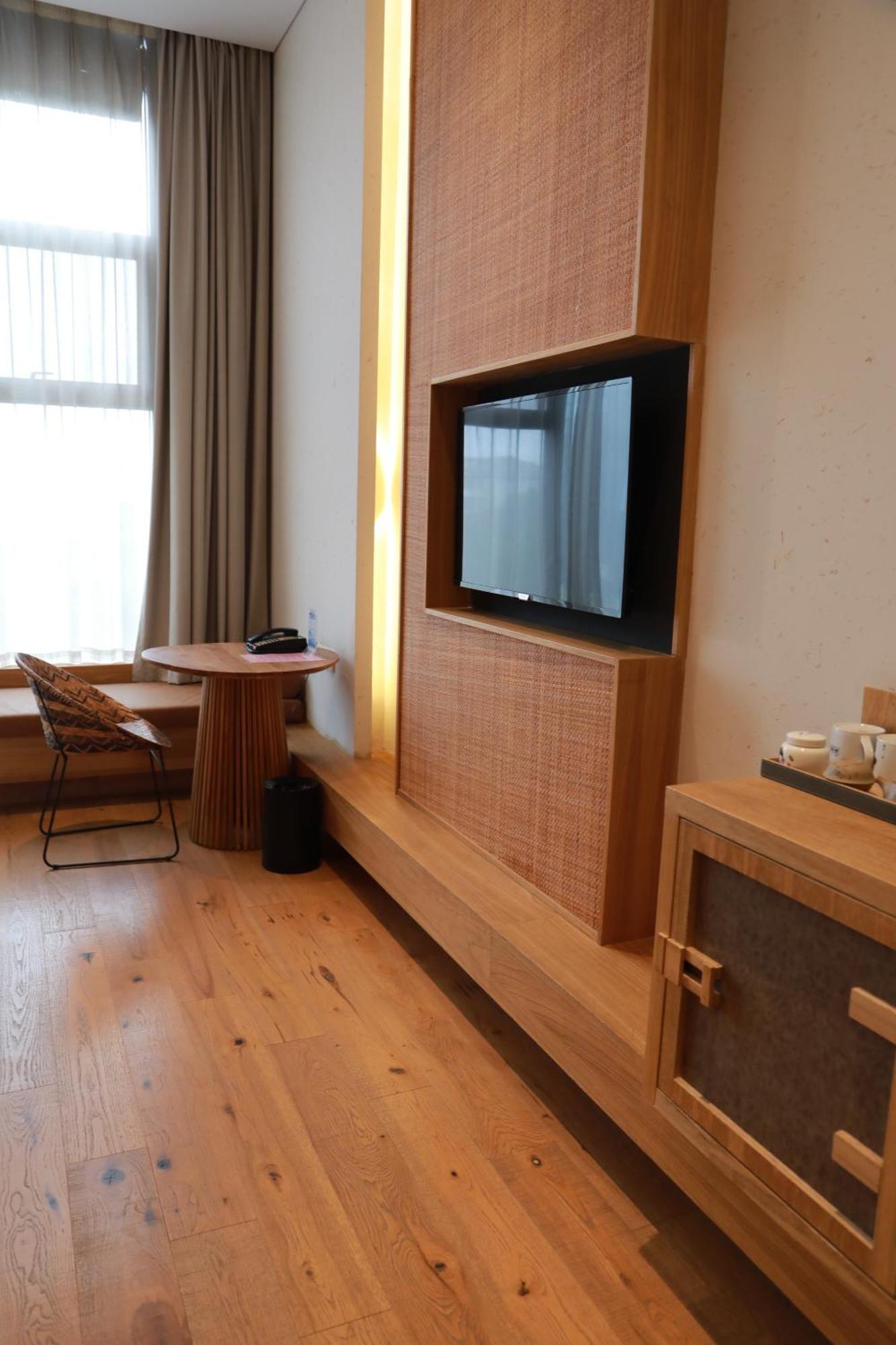 Manli Pudong Airport - Pet Friendly 4*